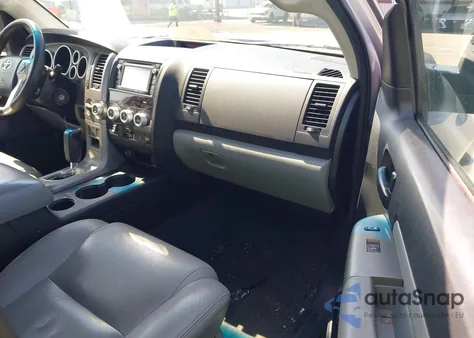 2016 Toyota Sequoia Sr5 5.7L V8 из США, поврежденный, VIN 5TDBW5G15GS137610